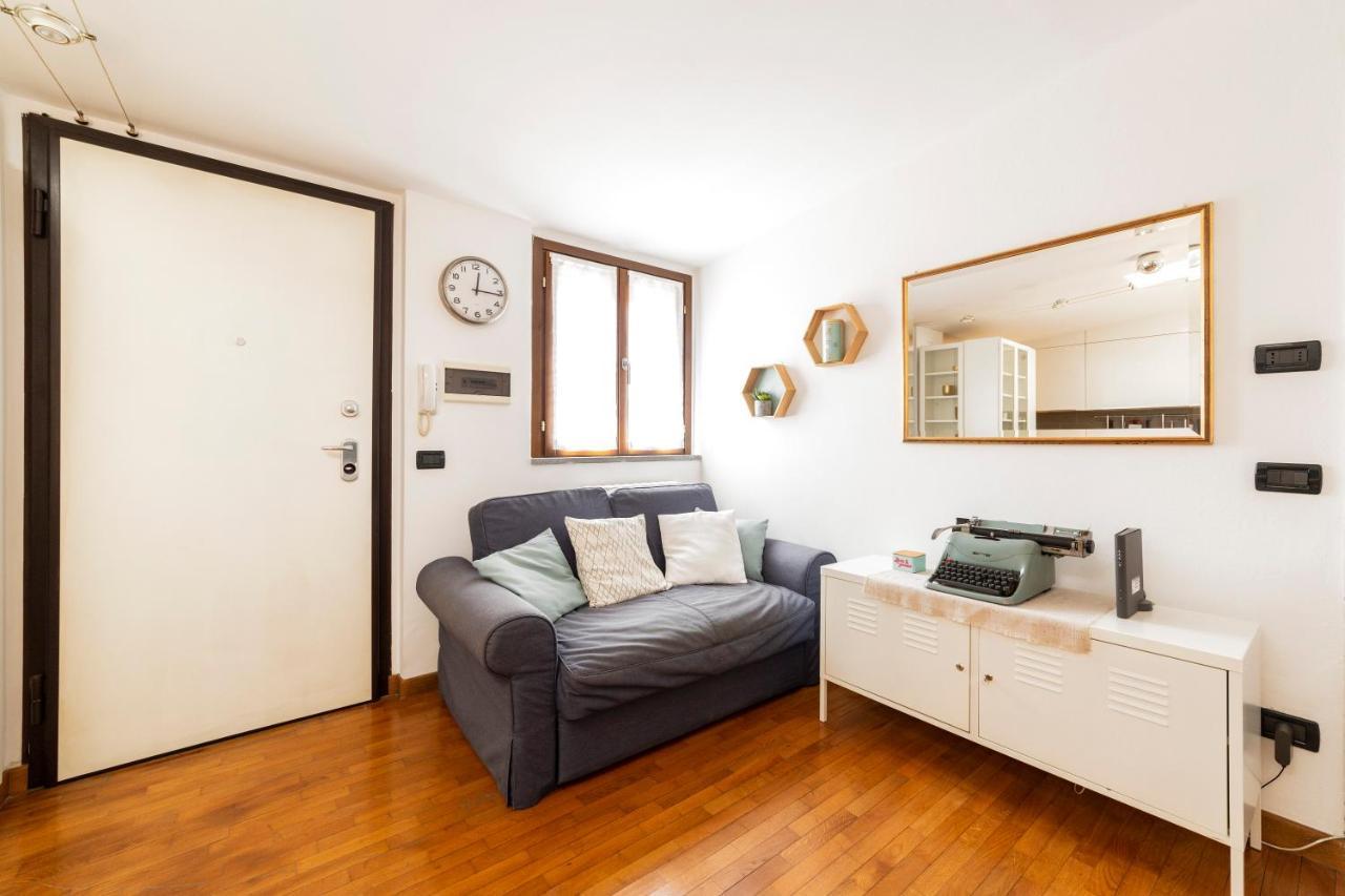 Porta Genova Balcony Apartment Milan Exterior photo